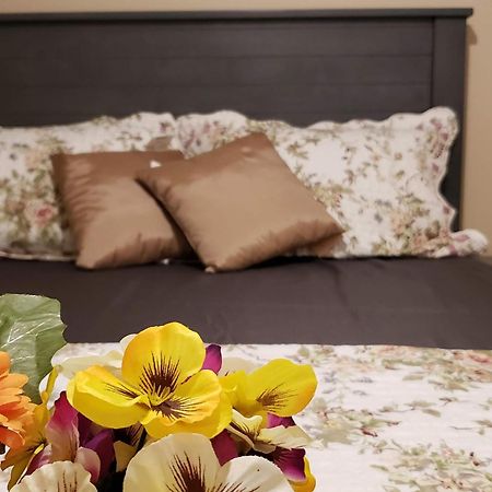 Farhad'S B&B อับบอทส์ฟอร์ด ภายนอก รูปภาพ