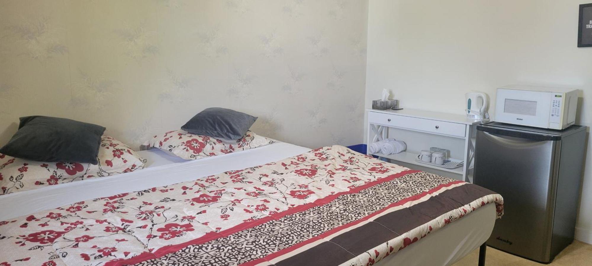 Farhad'S B&B อับบอทส์ฟอร์ด ภายนอก รูปภาพ