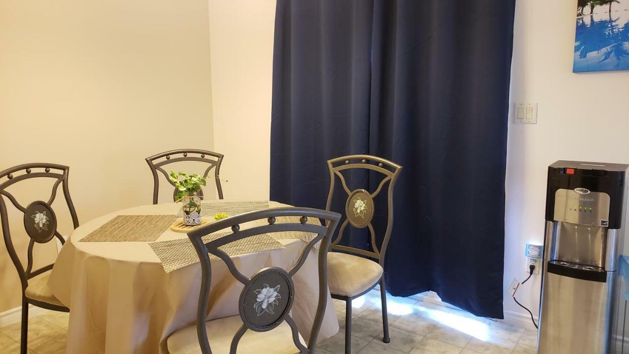Farhad'S B&B อับบอทส์ฟอร์ด ภายนอก รูปภาพ