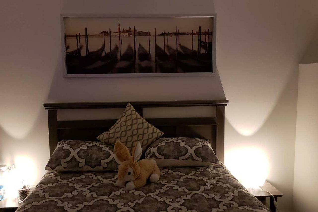 Farhad'S B&B อับบอทส์ฟอร์ด ภายนอก รูปภาพ